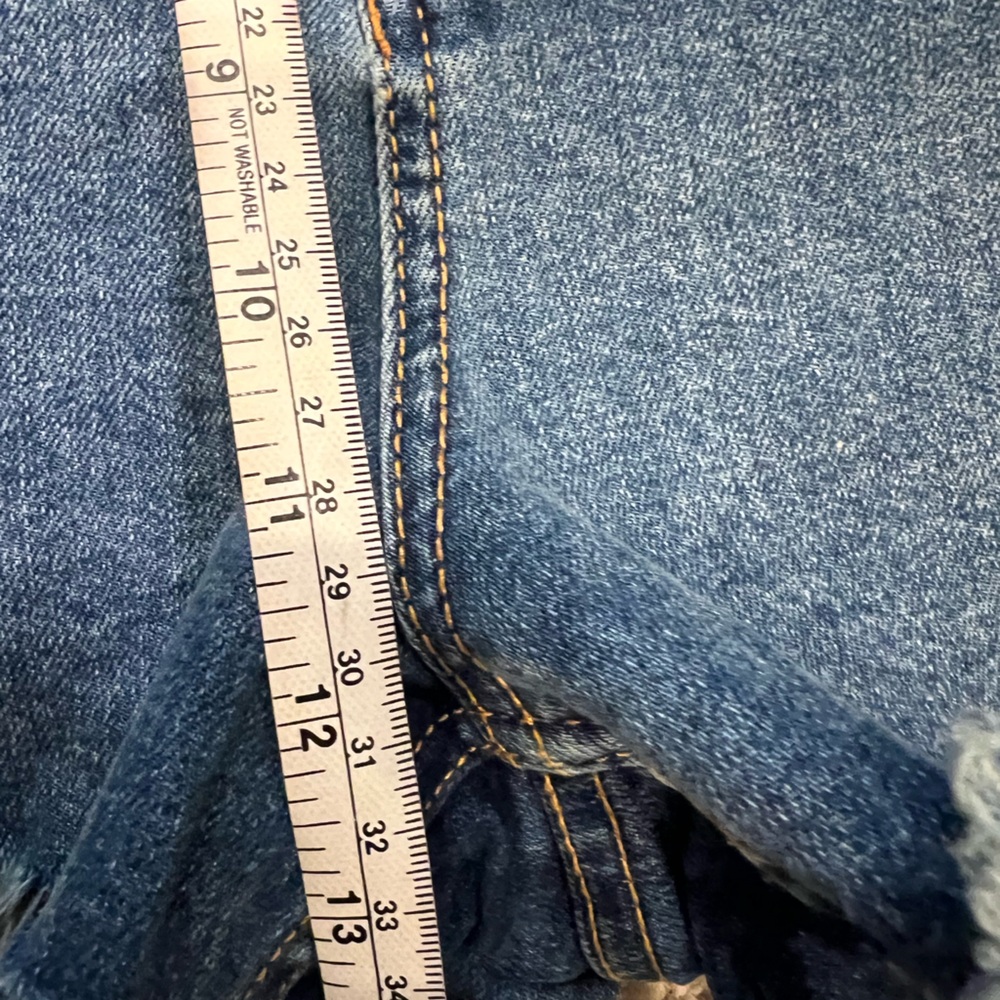 We The Free Crvy Denim shorts - Size 30 - Picture 8 of 11